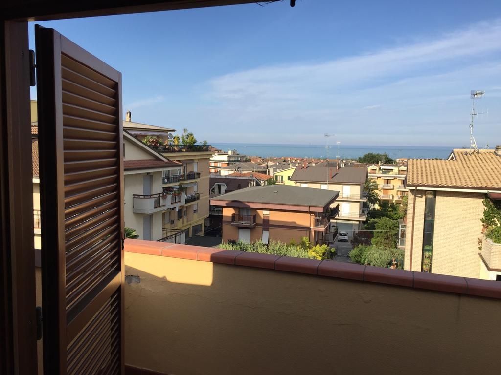 Mansarda Mare Apartman Altidona Kültér fotó