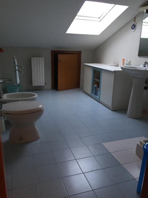 Mansarda Mare Apartman Altidona Szoba fotó