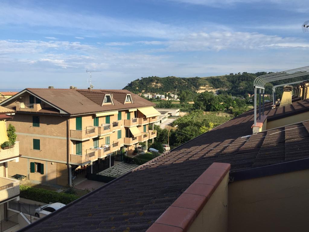 Mansarda Mare Apartman Altidona Szoba fotó