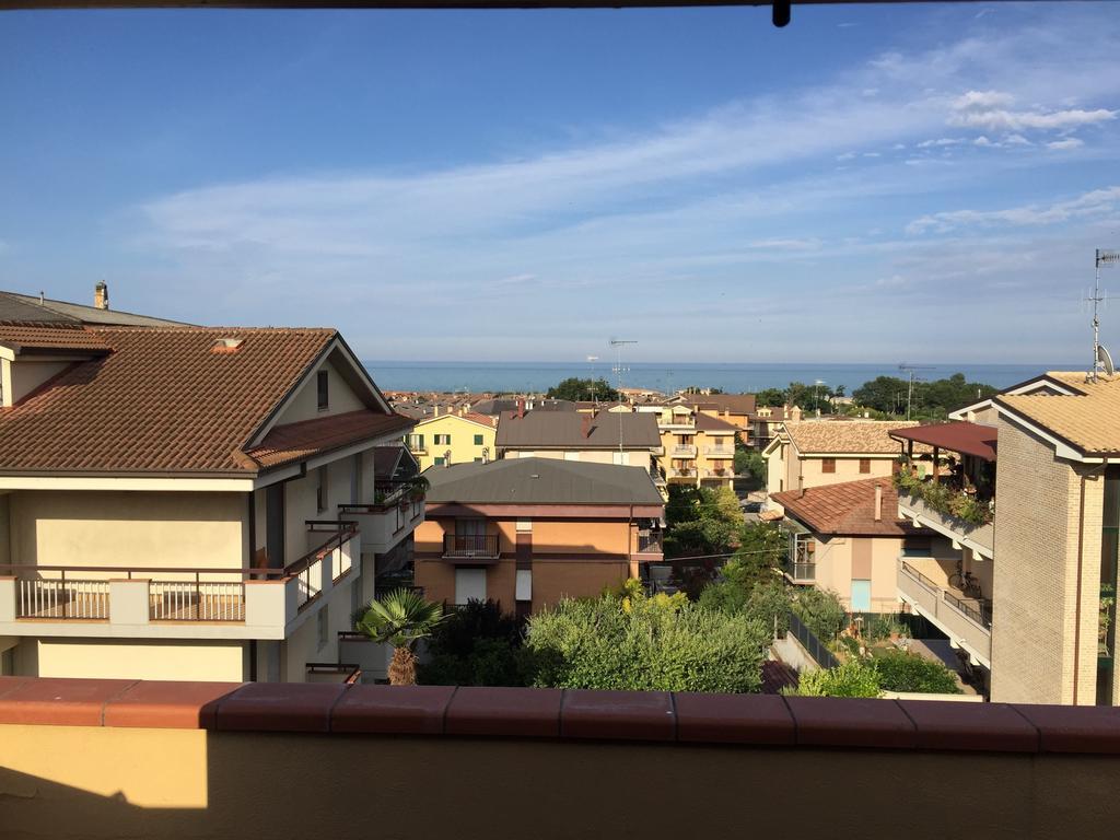 Mansarda Mare Apartman Altidona Szoba fotó
